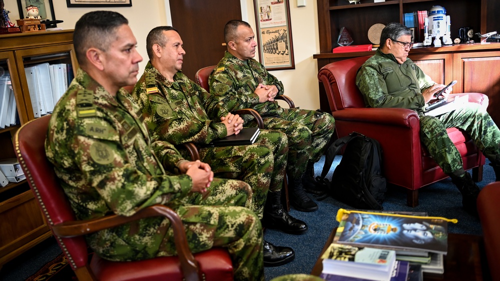 Colombian Defense Attache Visits the IADC