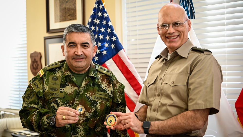 Colombian Defense Attache Visits the IADC