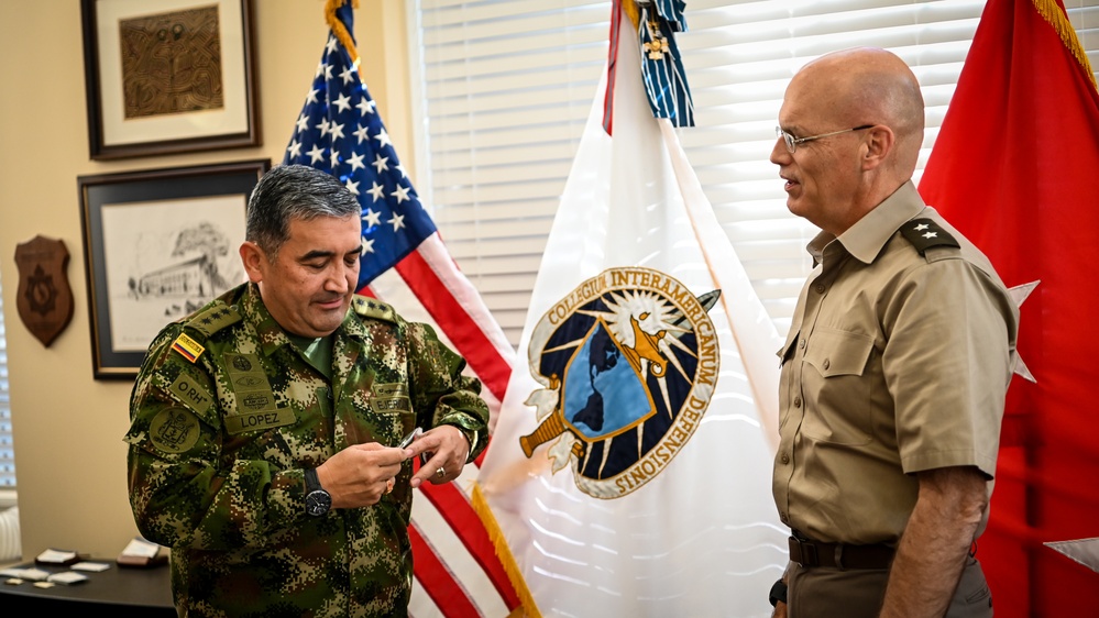 Colombian Defense Attache Visits the IADC