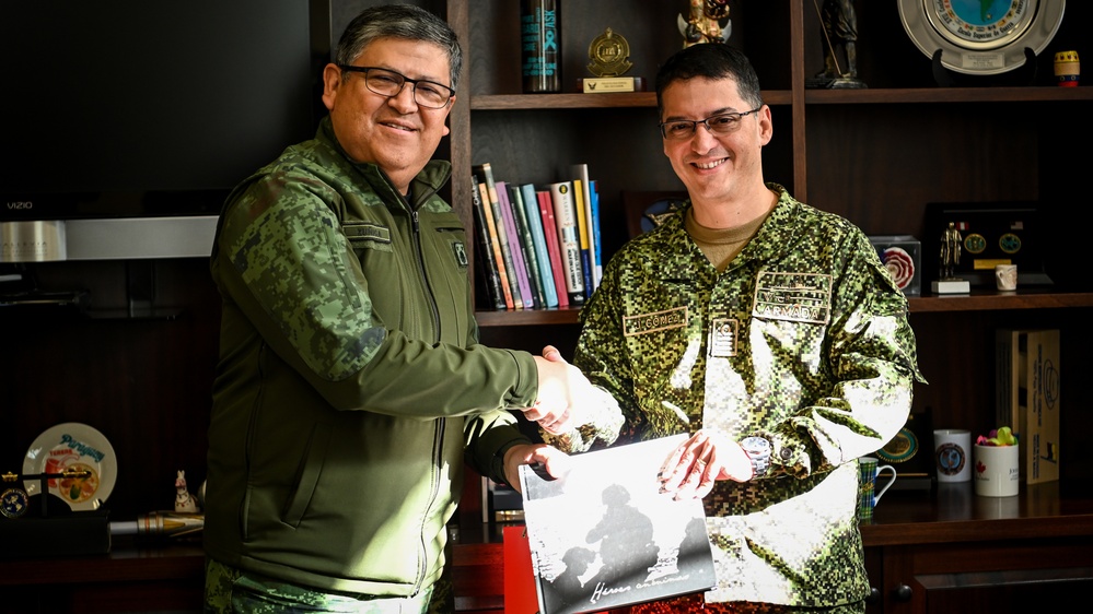 Colombian Defense Attache Visits the IADC