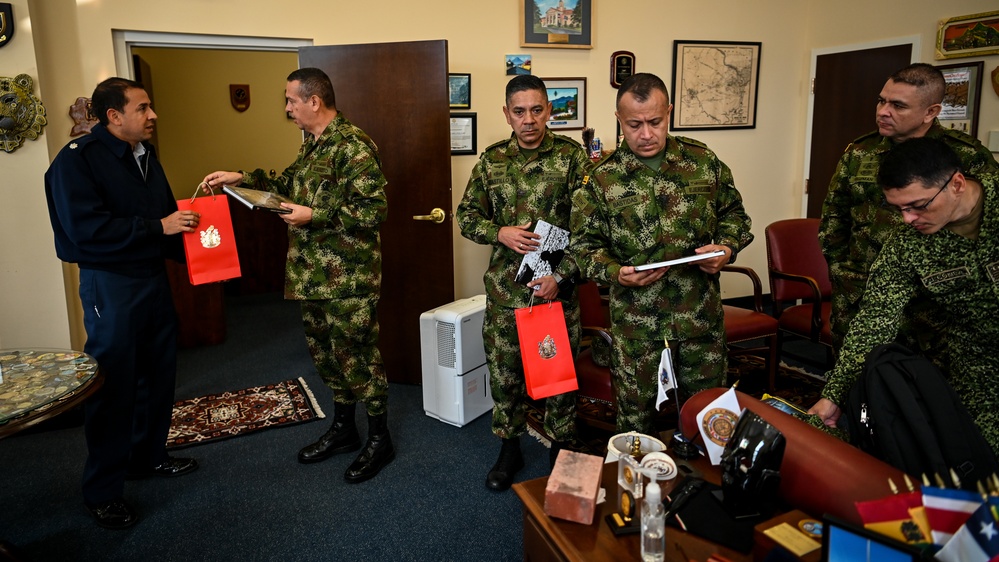 Colombian Defense Attache Visits the IADC