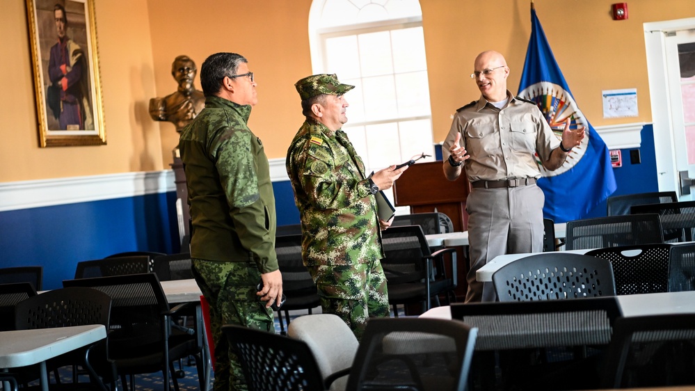 Colombian Defense Attache Visits the IADC