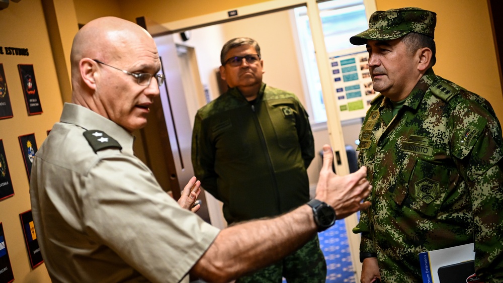 Colombian Defense Attache Visits the IADC