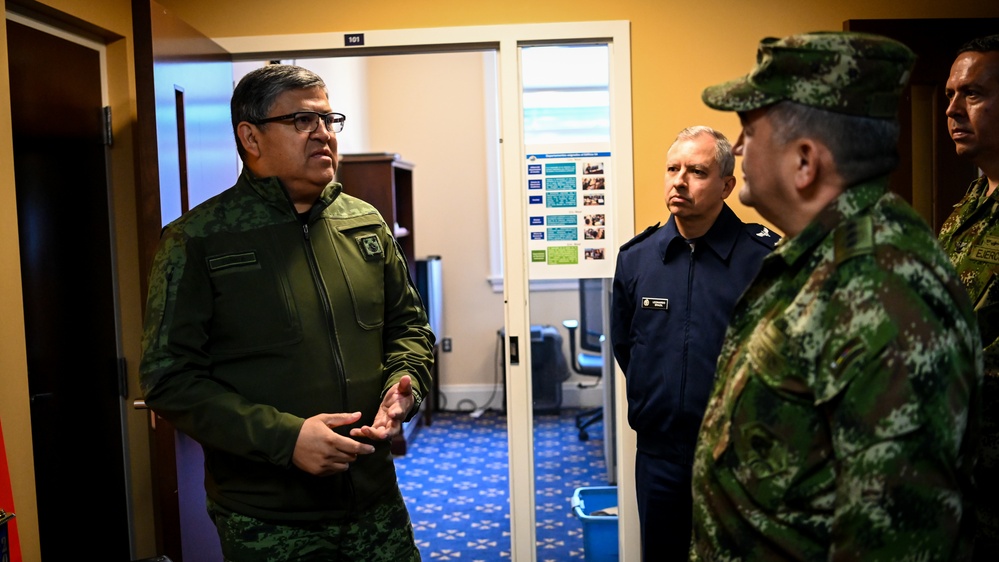 Colombian Defense Attache Visits the IADC