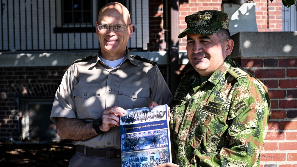 Colombian Defense Attache Visits the IADC