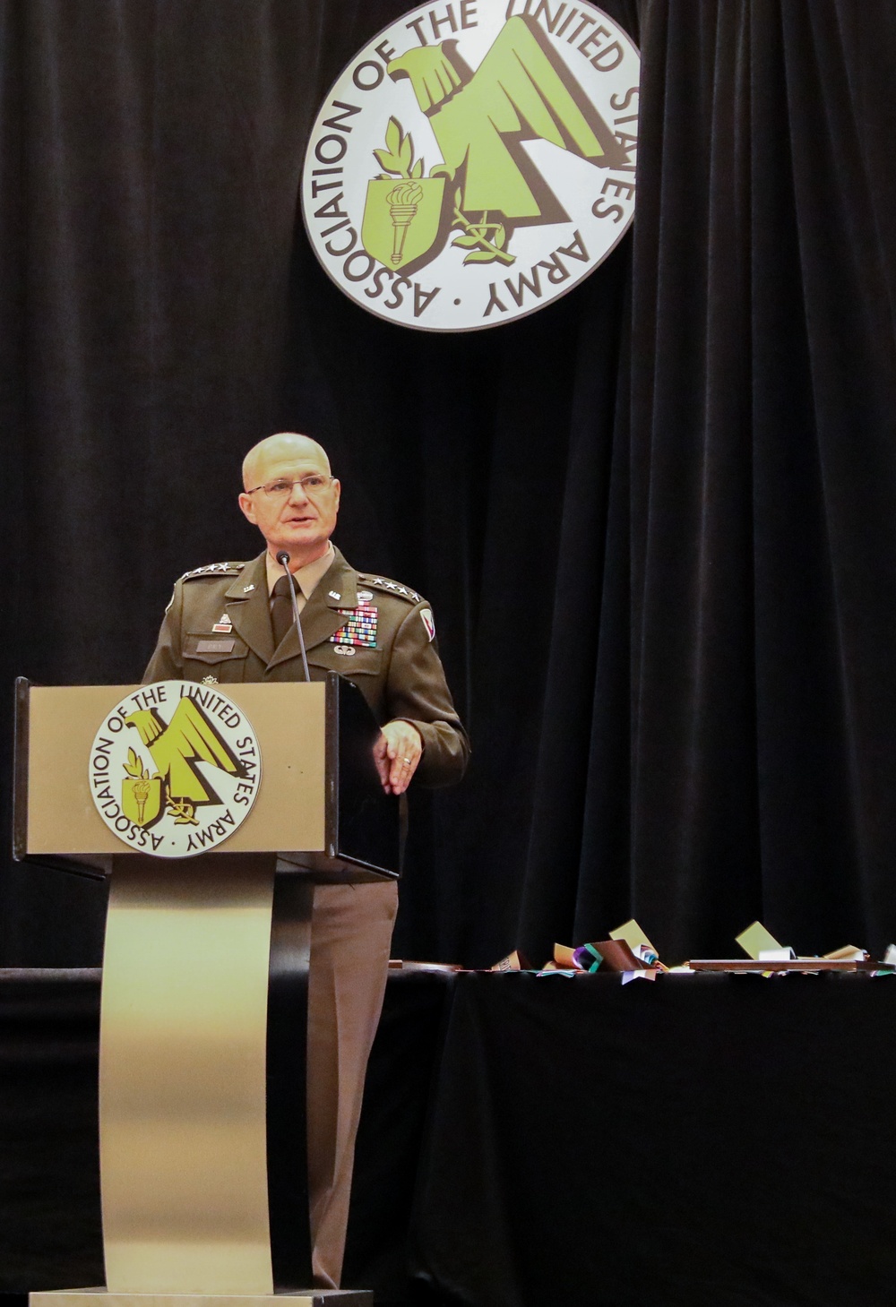 Four-star calls on AUSA members to support recruiting