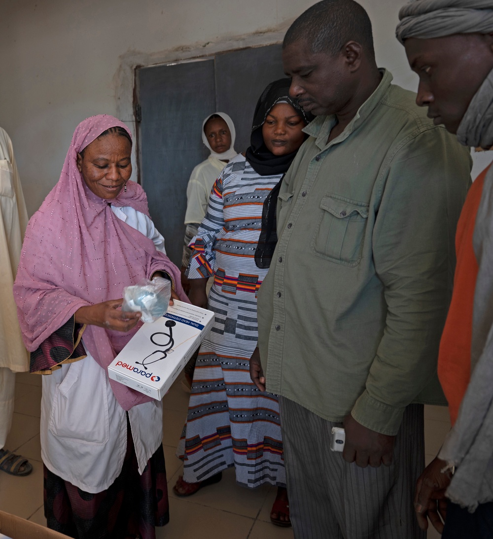 AB 201 donates medical supplies to local Agadez women’s clinic