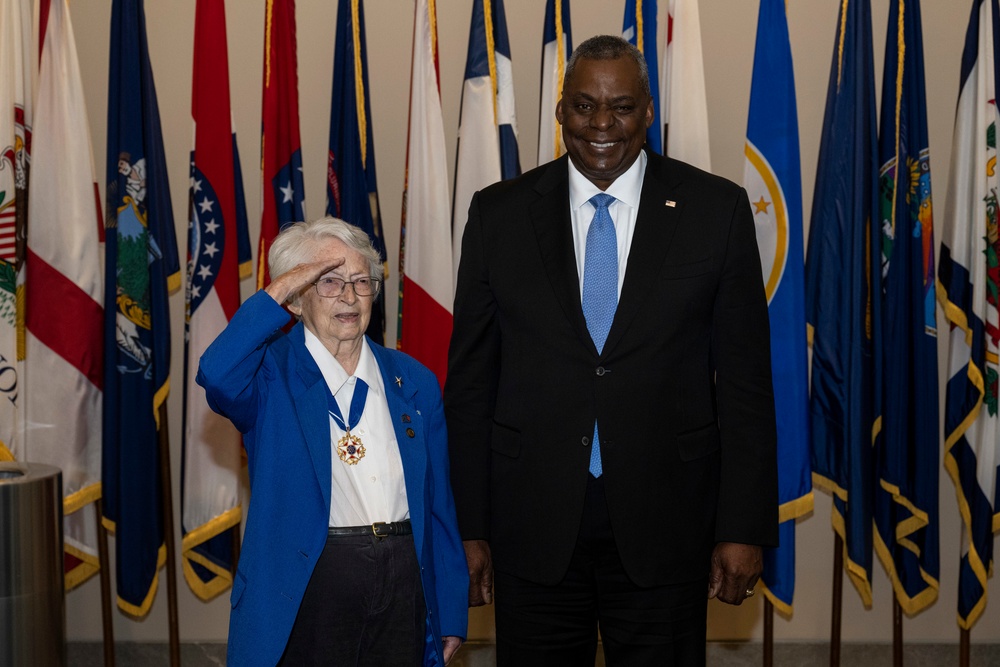 SECDEF Hosts 25th Anniversary Ceremony for Military Women's Memorial