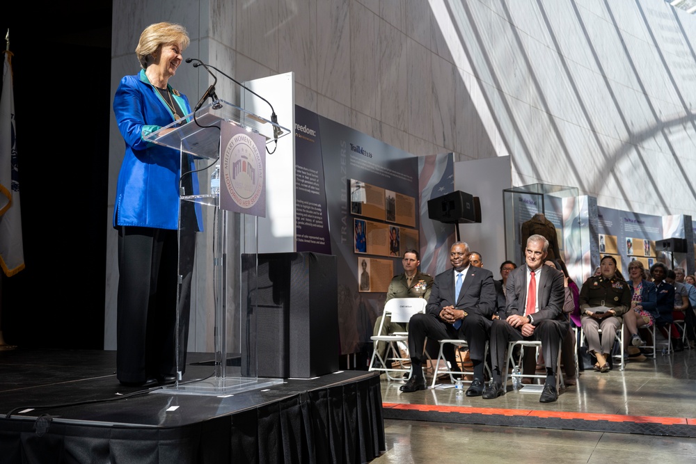 SECDEF Hosts 25th Anniversary Ceremony for Military Women's Memorial