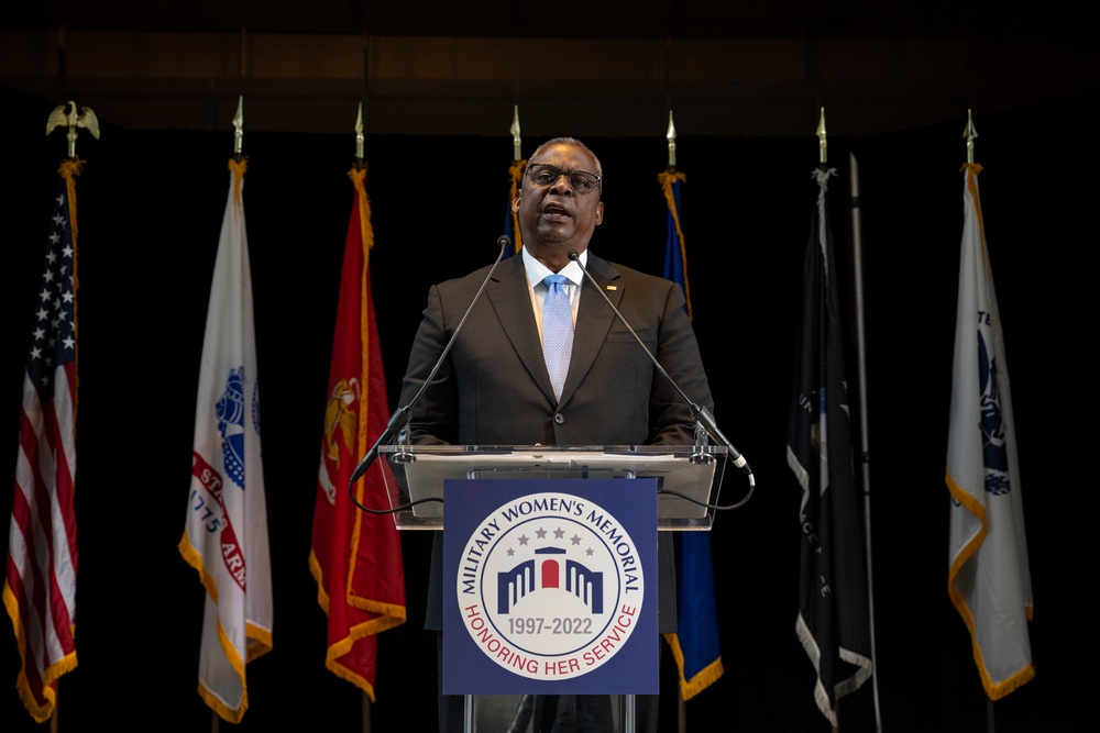 SECDEF Hosts 25th Anniversary Ceremony for Military Women's Memorial