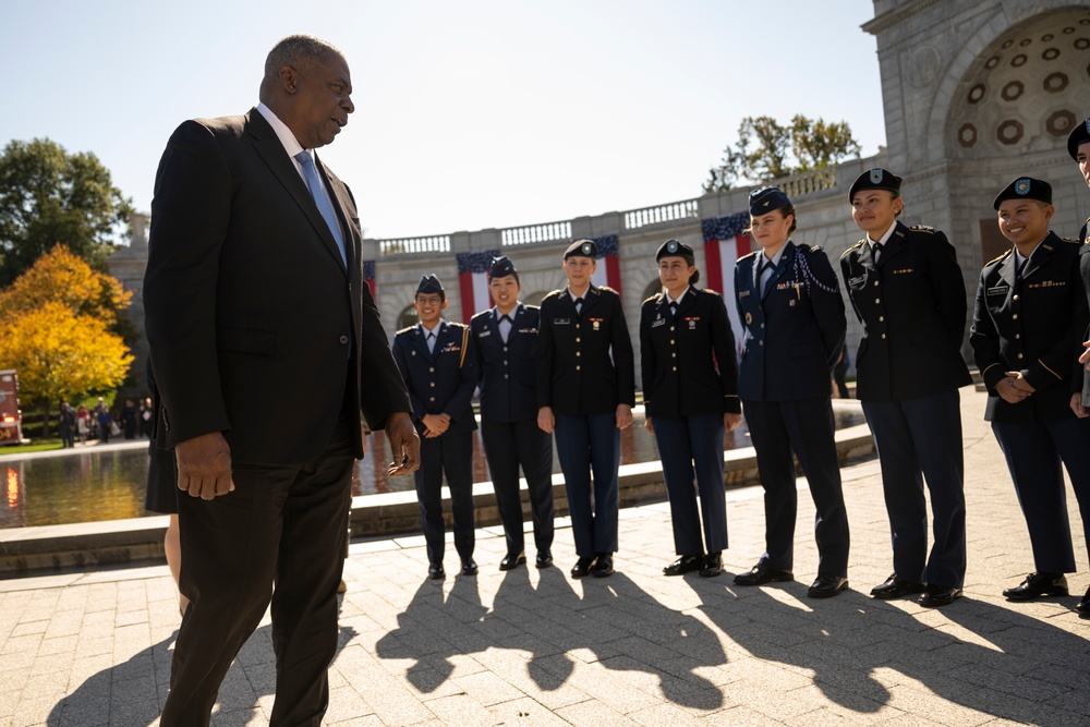 SECDEF Hosts 25th Anniversary Ceremony for Military Women's Memorial