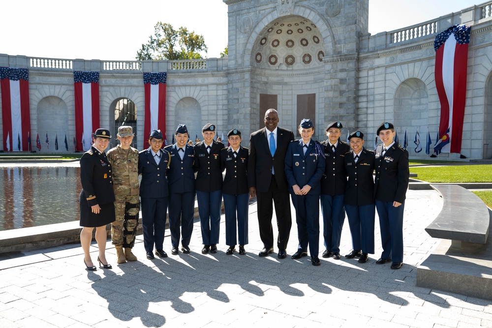 SECDEF Hosts 25th Anniversary Ceremony for Military Women's Memorial