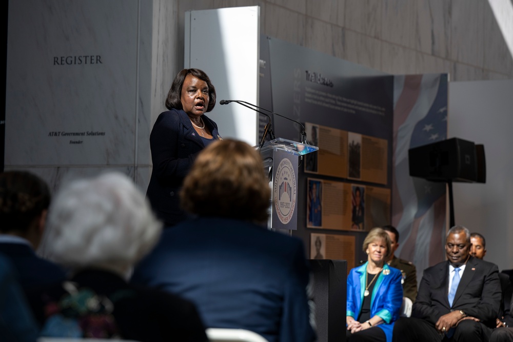 SECDEF Hosts 25th Anniversary Ceremony for Military Women's Memorial