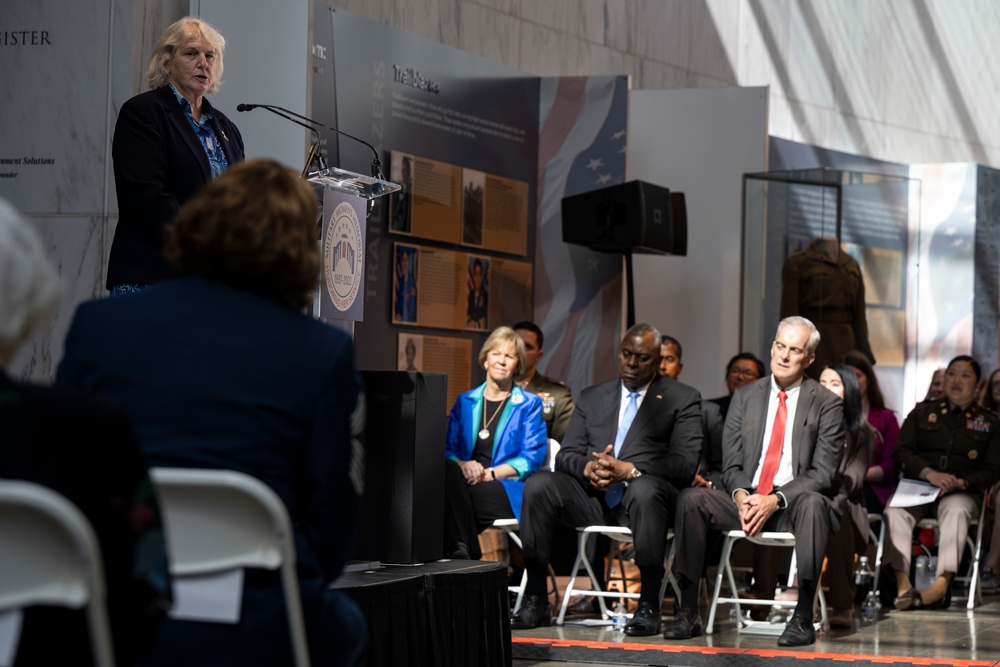 SECDEF Hosts 25th Anniversary Ceremony for Military Women's Memorial