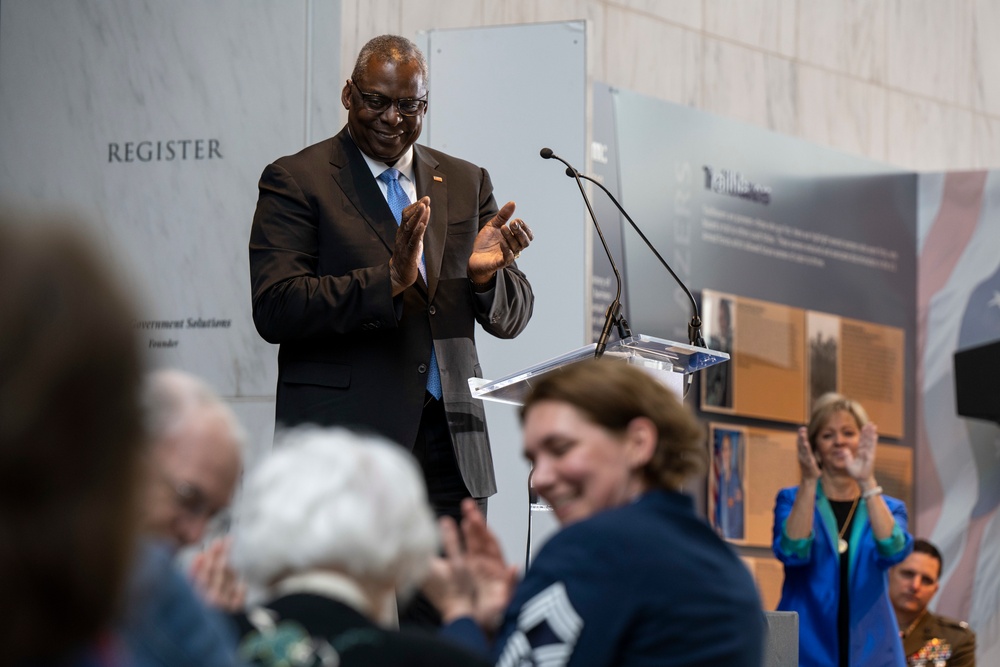 SECDEF Hosts 25th Anniversary Ceremony for Military Women's Memorial