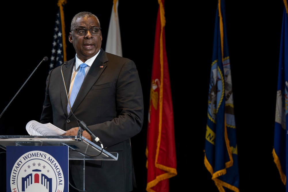 SECDEF Hosts 25th Anniversary Ceremony for Military Women's Memorial