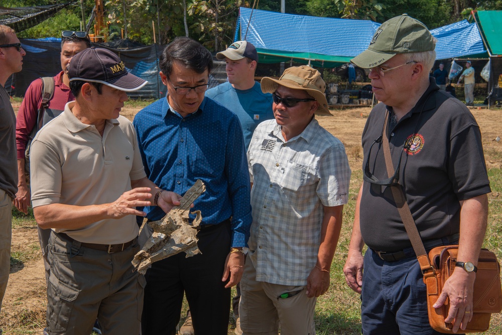 United States Ambassador to the Lao People’s Democratic Republic visits DPAA Recovery Site