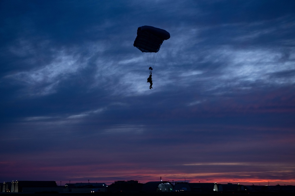 Shadows in the Night: Kunsan hosts combined SOF training