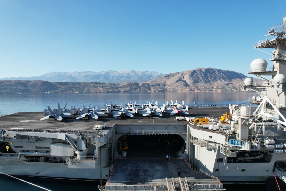 NSA Souda Bay welcomes USS George H. W. Bush (CVN 77)