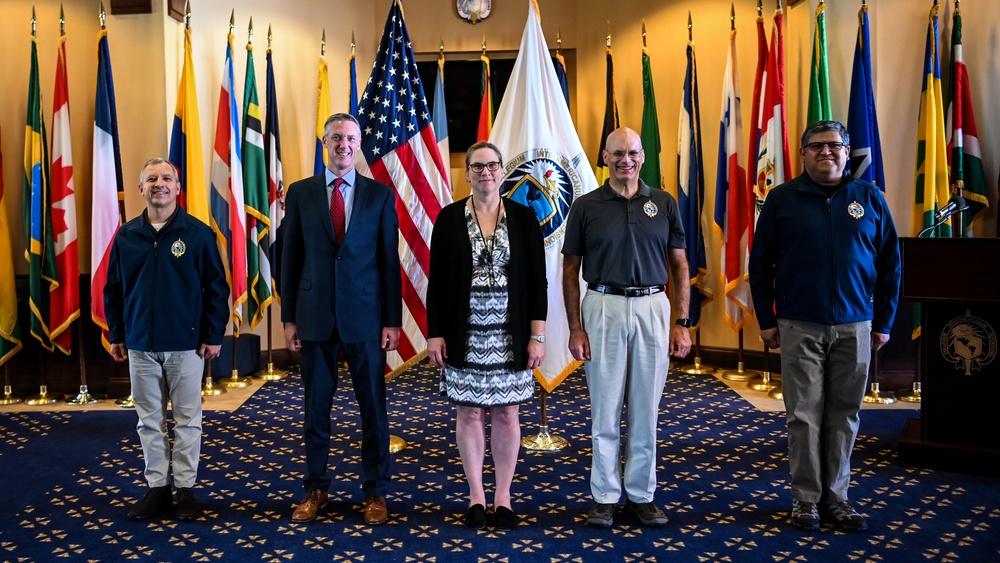 DAS Hannan visits the IADC