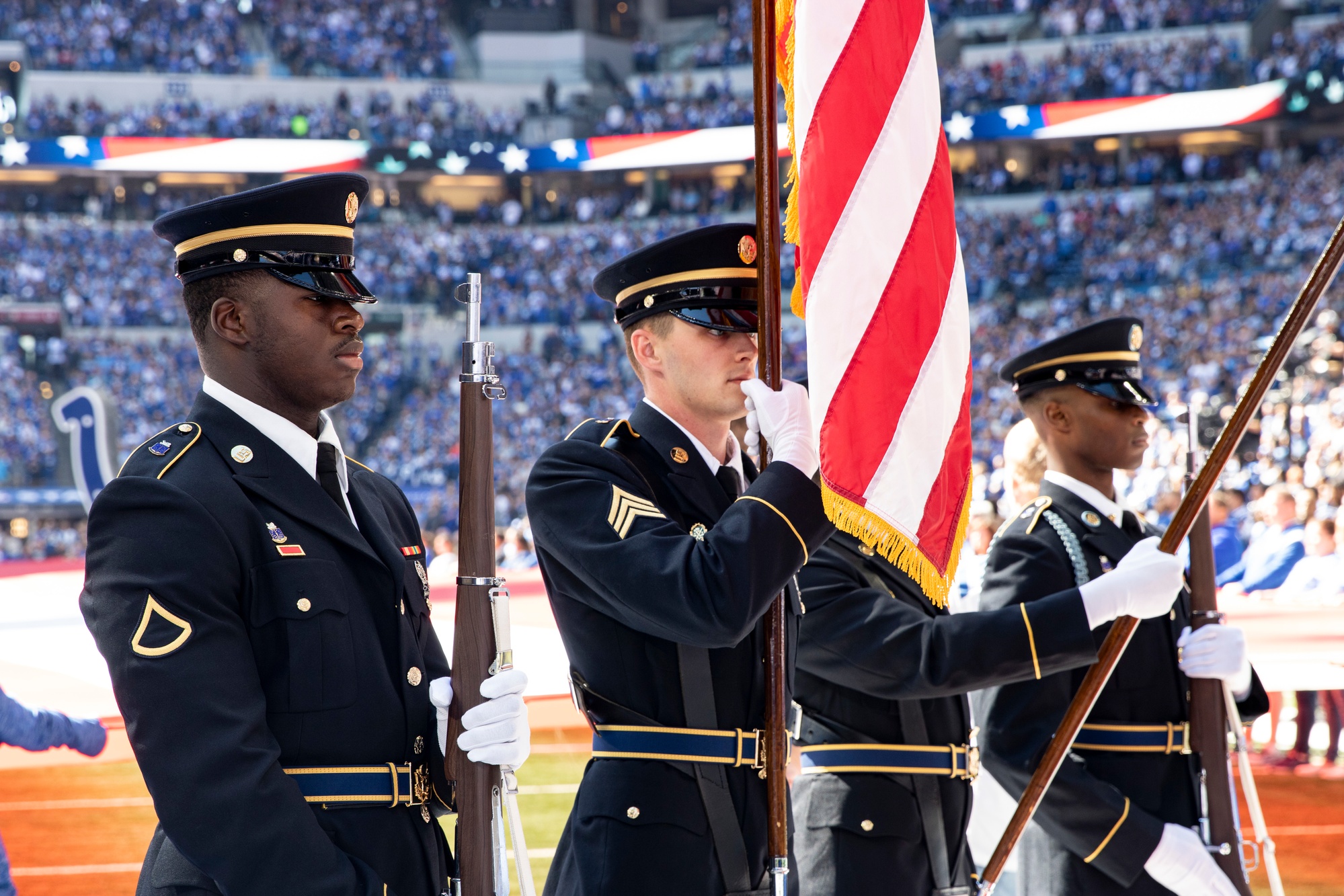 File:Indiana National Guardsmen Support Colts Home Game Against Tennessee  Titans.jpg - Wikipedia