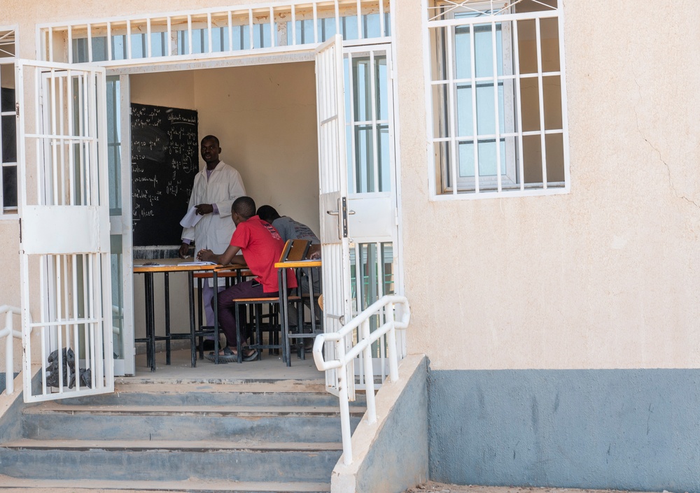 AB 201 donates mattresses to Agadez Mining School