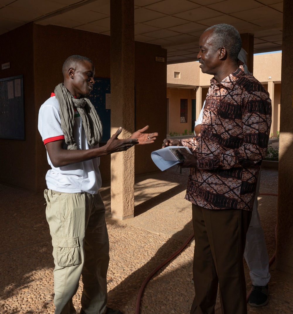 AB 201 donates mattresses to Agadez Mining School