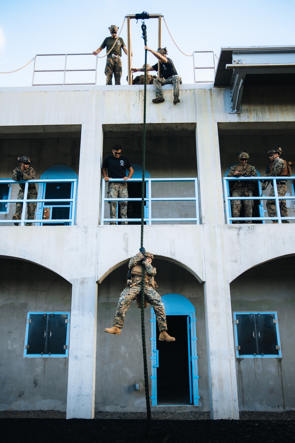 3d LCT Conducts Fast Rope Training