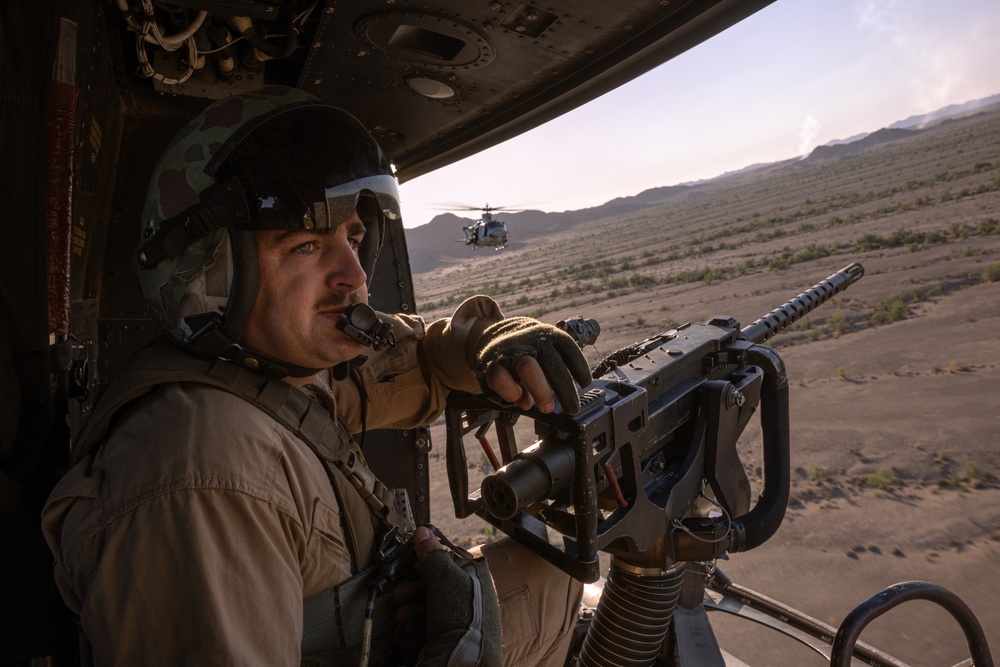 WTI 1-23: UH-1Y Venom Day Guns Live Fire