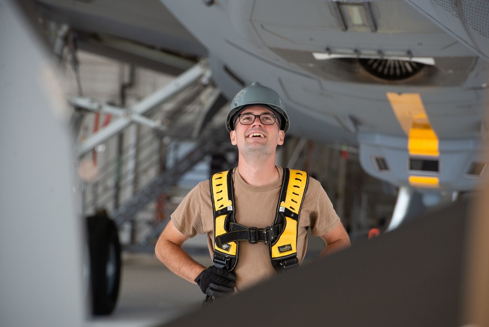 Pease Airmen Complete First APU Install in KC-46