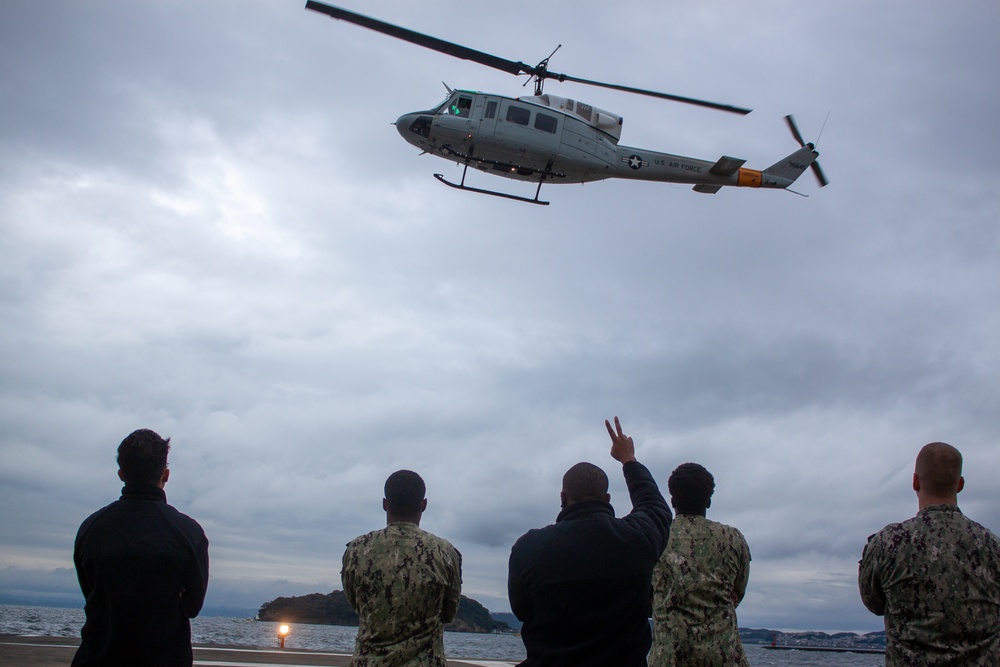 USNMRTC Yokosuka and Yokota Air Base Staff Education and Training (SEAT) partner to perform UH-1N helicopter mass casualty drill components