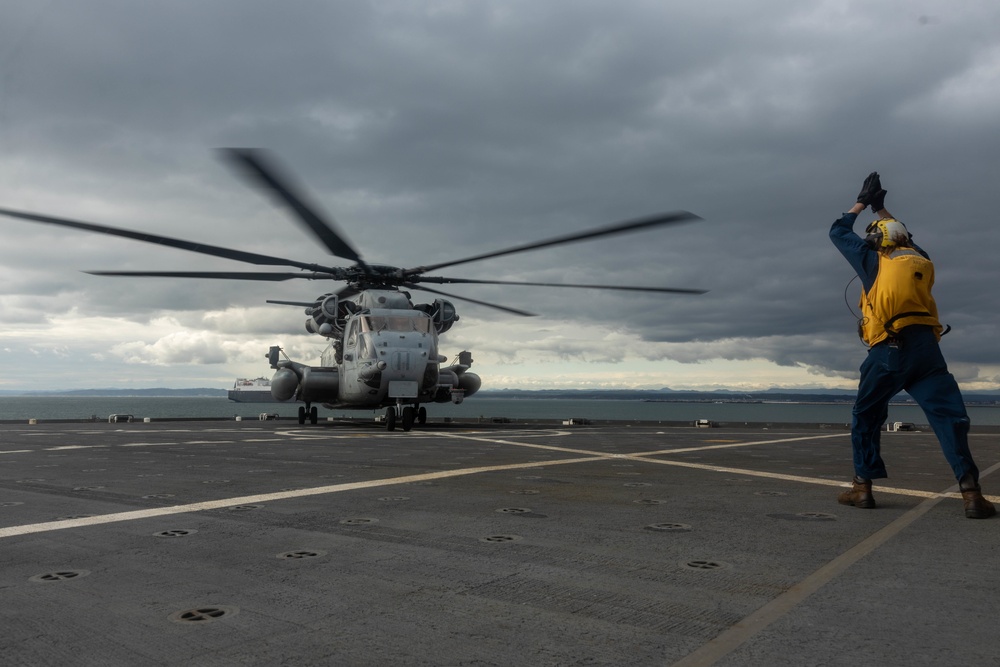 Combat Logistics Regiment 37 supports simulated medical resupply with Marine Heavy Helicopter Squadron 361