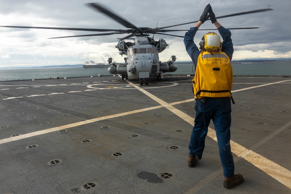 Combat Logistics Regiment 37 supports simulated medical resupply with Marine Heavy Helicopter Squadron 361