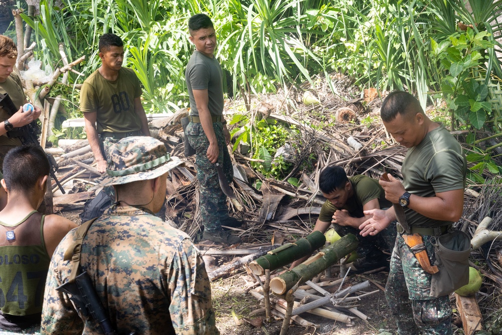 U.S., Philippine Marine Reconnaissance Forces Forage During KAMANDAG 6