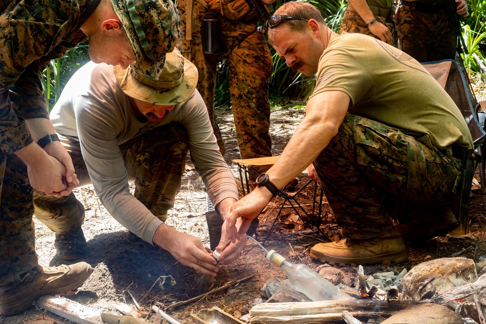 U.S., Philippine Marine Reconnaissance Forces Forage During KAMANDAG 6