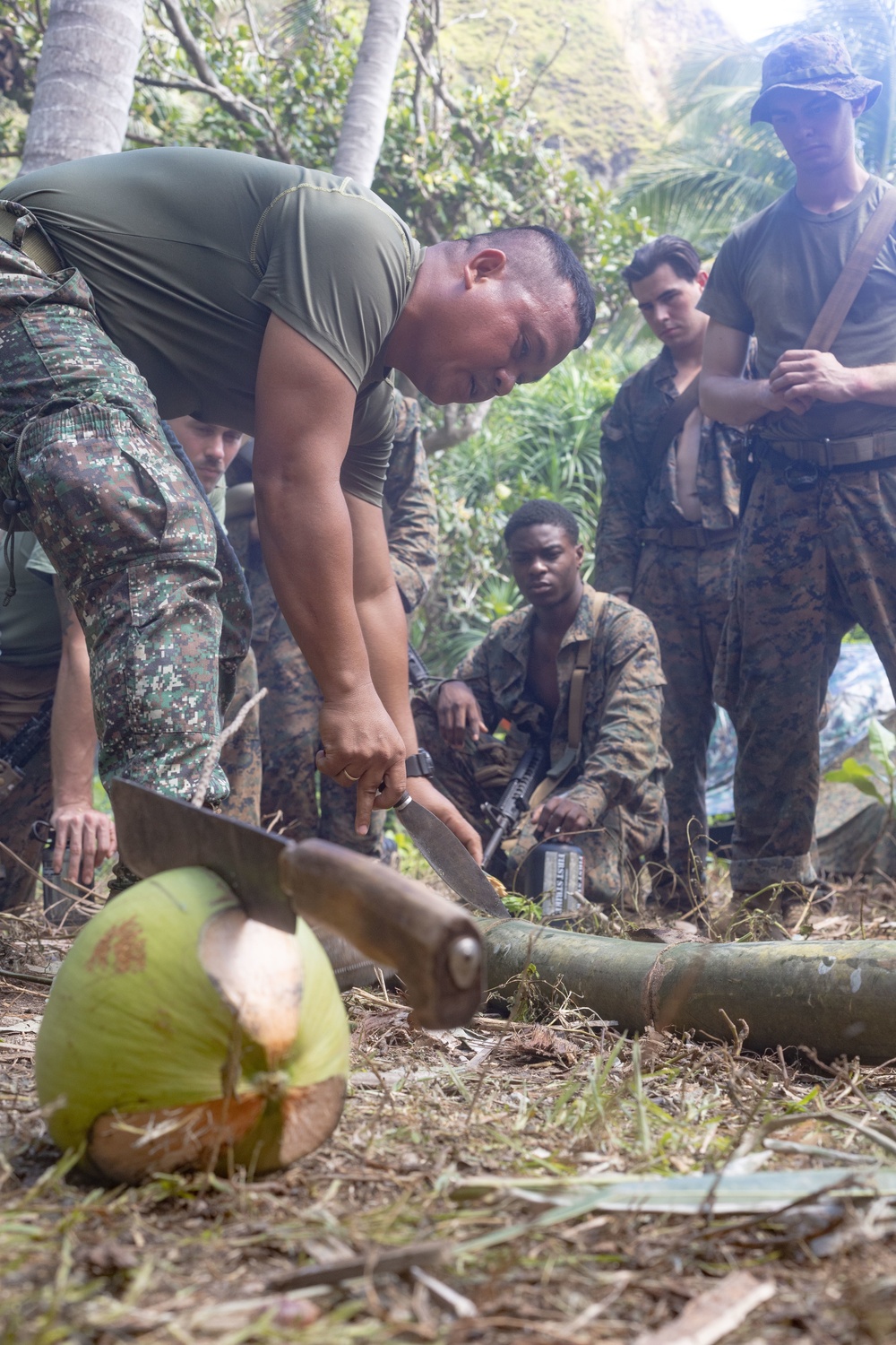 U.S., Philippine Marine Reconnaissance Forces Forage During KAMANDAG 6