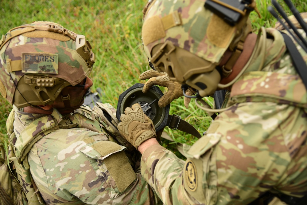 Support By Fire With 2nd Cavalry Regiment's Bull Troop