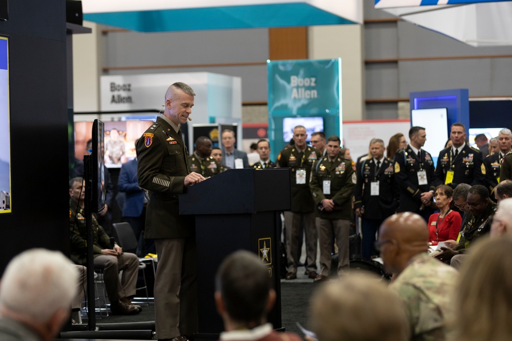 USAREUR-AF leaders brief capabilities at AUSA events