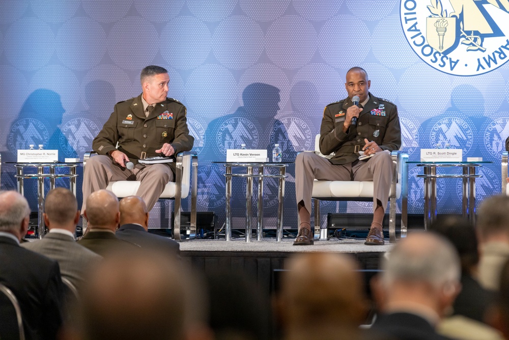 USAREUR-AF leaders brief capabilities at AUSA events