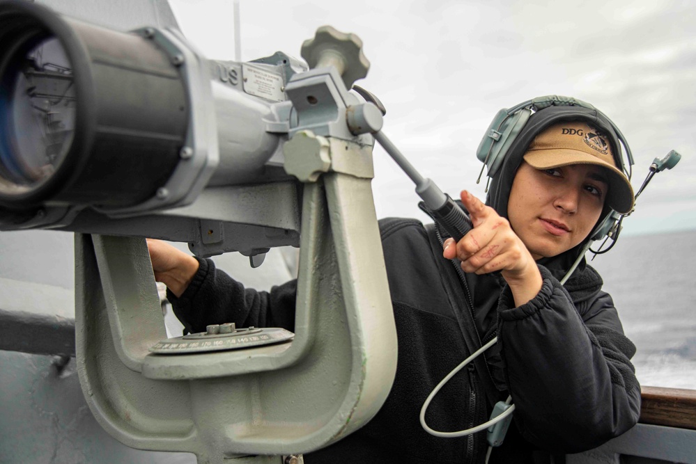 U.S. Navy Sailor Uses Big Eye Lens