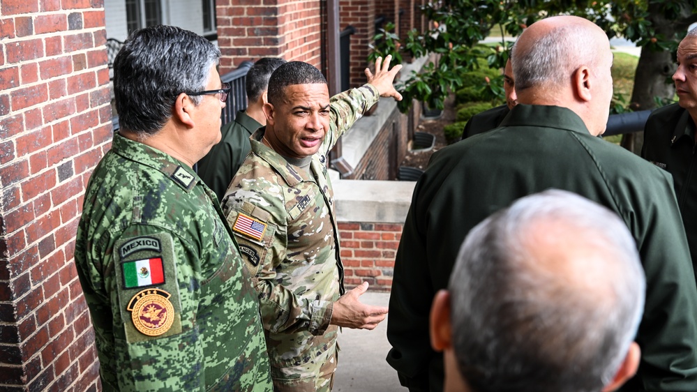 Brazilian Chairman of the Joint Chiefs of Staff Visits the IADC