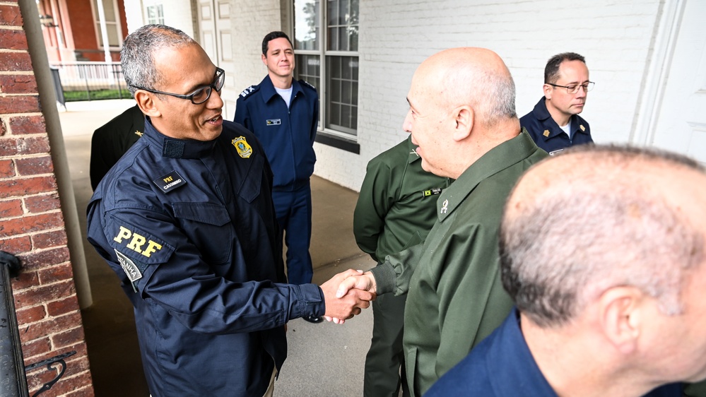 Brazilian Chairman of the Joint Chiefs of Staff Visits the IADC