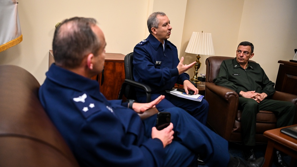 Brazilian Chairman of the Joint Chiefs of Staff Visits the IADC