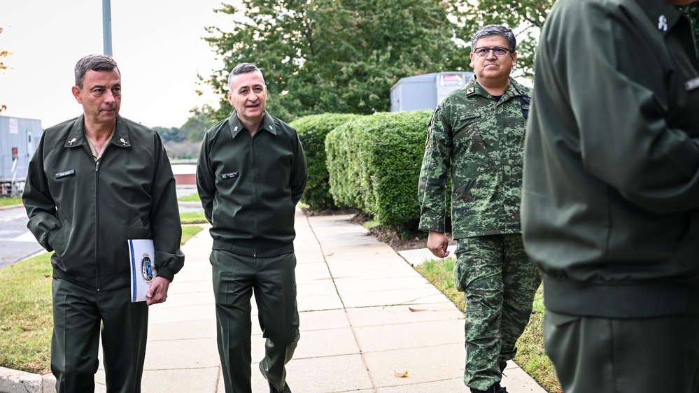 Brazilian Chairman of the Joint Chiefs of Staff Visits the IADC