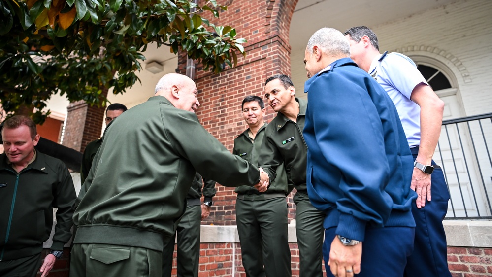 Brazilian Chairman of the Joint Chiefs of Staff Visits the IADC