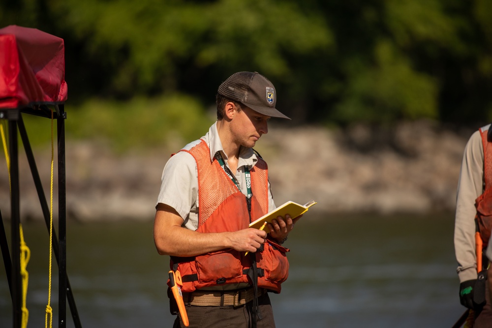 New Deterrent Technology Tested at Peoria Lock and Dam