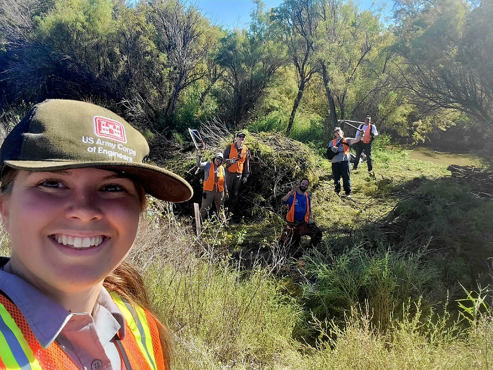 Volunteers turn out to observe National Public Lands Day and help improve USACE-Albuquerque District lakes