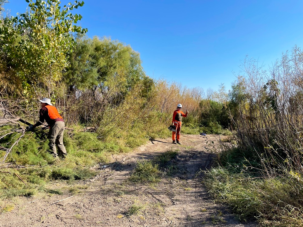 Volunteers turn out to observe National Public Lands Day and help improve USACE-Albuquerque District lakes