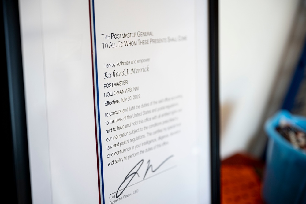 New Holloman postmaster sworn in