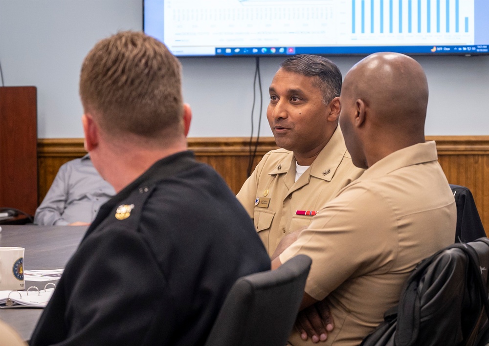 RDML Walker, CNRC, visits NTAG Philadelphia